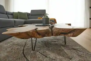 Decorative details and cozy elements in Vila Vinita holiday house.